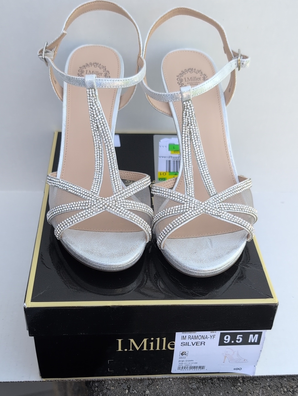 NWT I.Miller Silver Rhinestone T-Strap Dress Sandals
